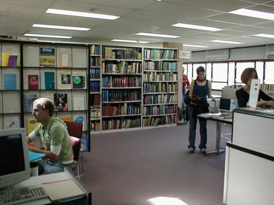 المكتبة 